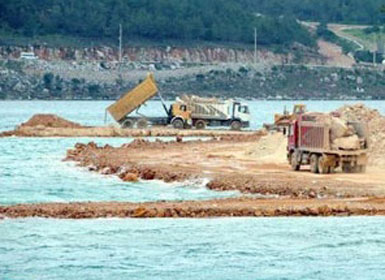 Günay'a rağmen Güvercinlik'te inşaat başladı...