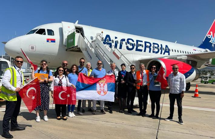 Air Serbia ilk seferinde Alanya'ya 86 turist getirdi