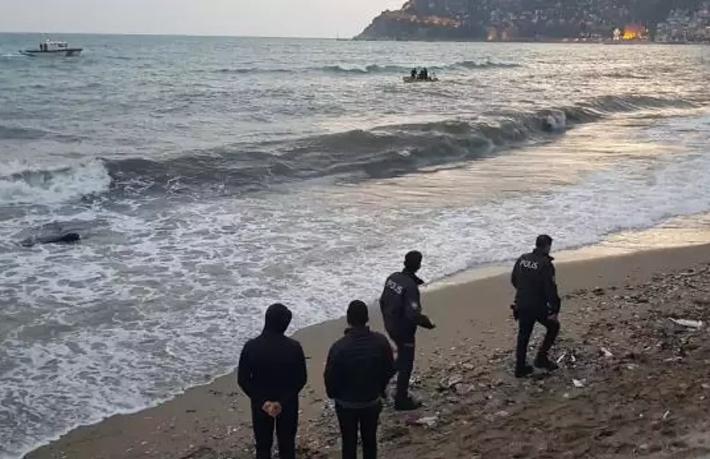 Antalya'da alkollü olarak denize giren turist boğuldu