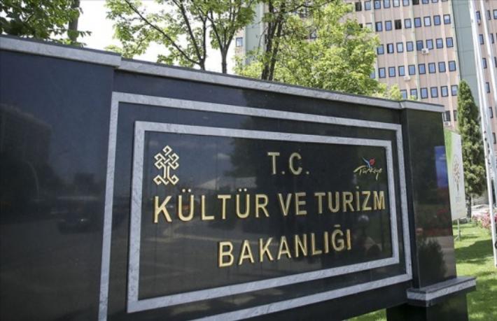 Bakanlık, FTI ile Türkiye'ye gelen 25 bin turistin ülkelerine geri gönderilmesi için çalışma başlattı