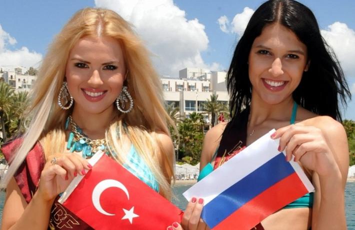 Kendileri de şaşkın... Rusya'da yüksek sezonda Türkiye tatili fiyatları düştü