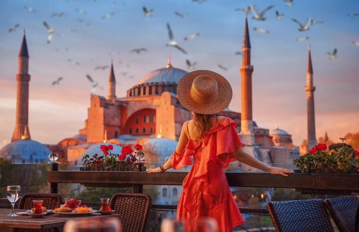 Bakanlığa göre, İstanbul tüm yılların turist rekorunu kırdı

 