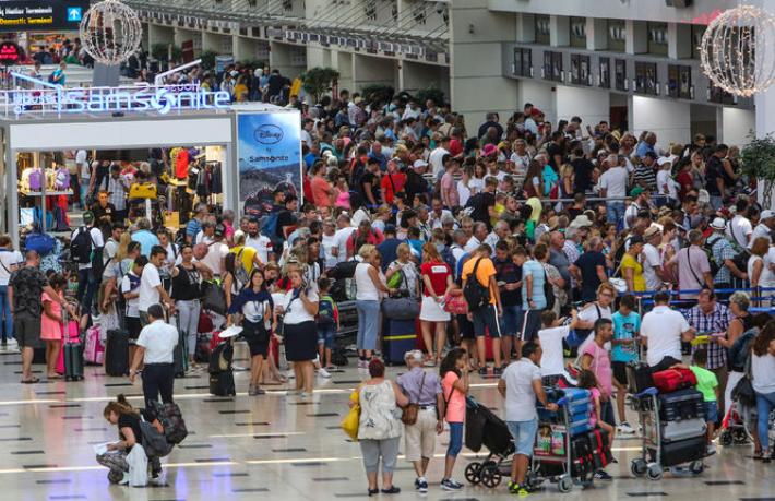 Antalya Havalimanı'ndan rekor uçuş ve yolcu trafiği