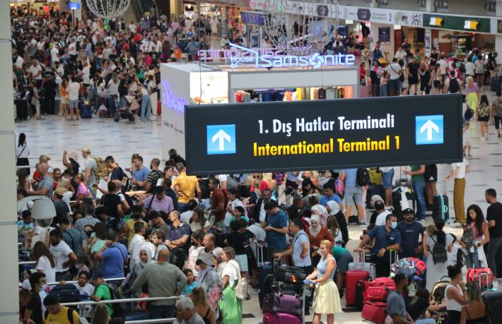 Antalya havalimanından tur operatörlerine uyarı