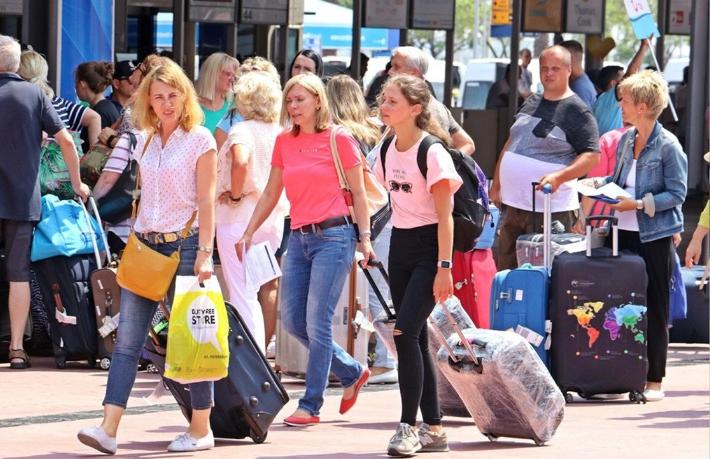 Türkiye pahalı geldi, Rus turist yeniden Avrupa yollarında