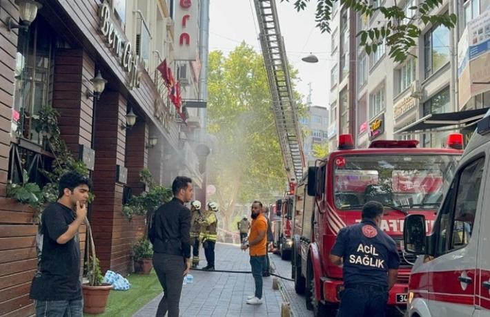 Fatih’te otel yangını... Mahsur kalan 6 kişi kurtarıldı