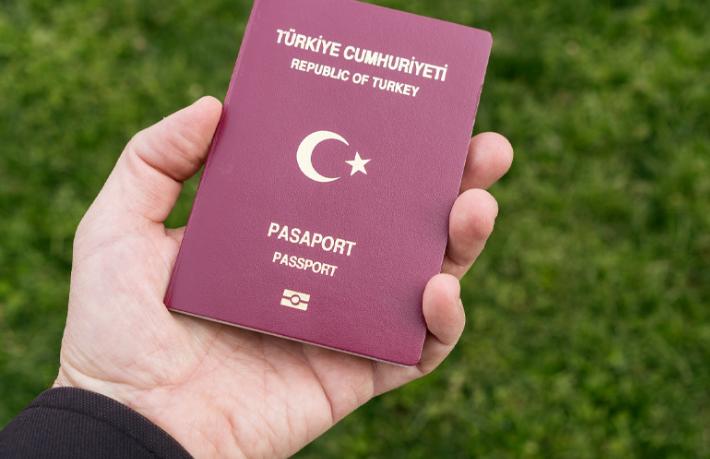 Türkiye pasaport ücretlerinde Almanya'yı solladı