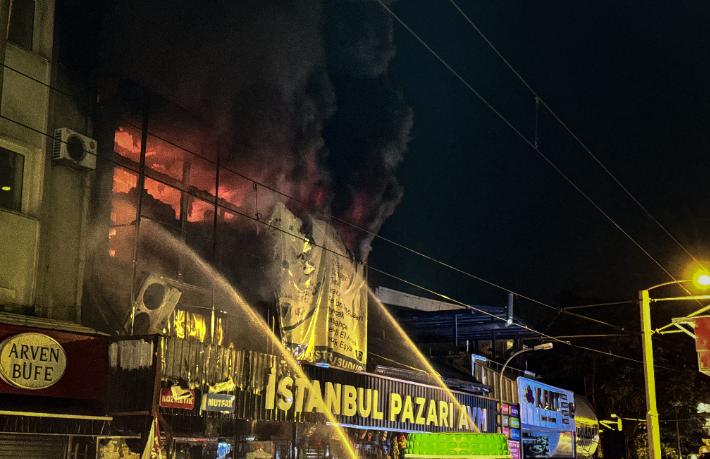 Bursa'da yangın… 2 otel boşaltıldı