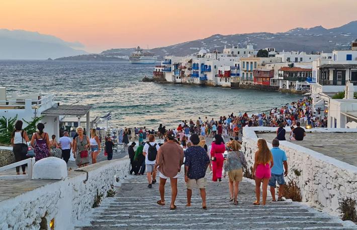 Yunanistan 11 ayda ne kadar turist ağırladı?