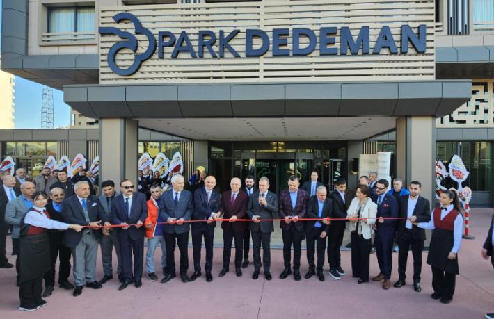 Dedeman, iki günde iki otel açtı