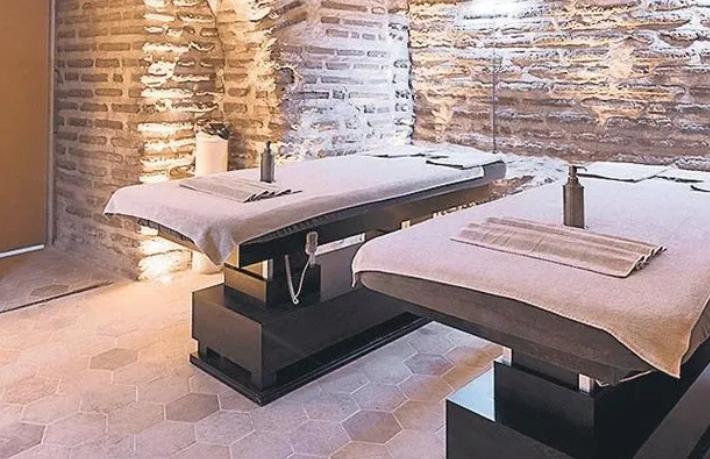 Lüks otel, tarihi sarnıcı masaj salonuna çevirdi