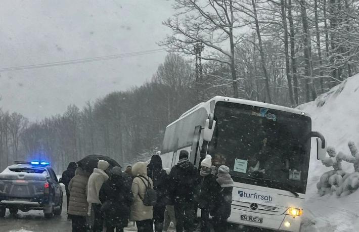 Uludağ'da turist otobüsü kazası