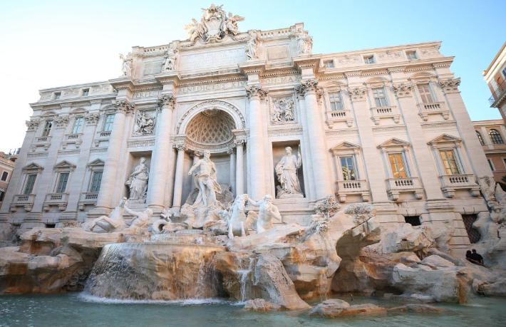 Sarhoş turiste Trevi Çeşmesi ömür boyu yasaklandı