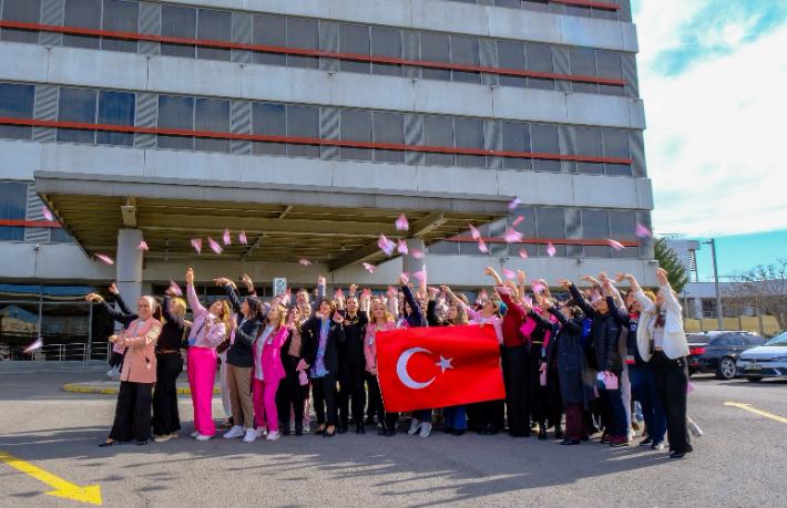 Sabiha Gökçen Havalimanı’nda kadınlara ilham veren 8 Mart kutlaması