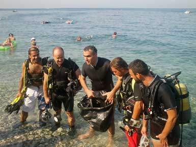 Kemer'in denizini, kaymakam teftiş etti...