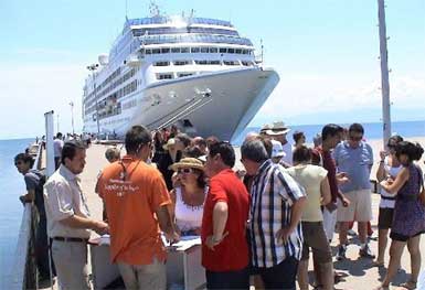 Marmaris'e denizden 678 İsrailli turist geldi...