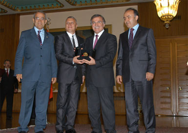 Levent Aydın’ a TBMM’den Üstün Hizmet ve Onur Ödülü..