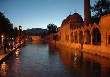 Uzakdoğulu'lu turizmciler, Güneydoğu'yu keşfe çıktı...